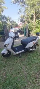 Yadea T5 2025 for Sale