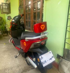 Yadea T5 2025 for Sale