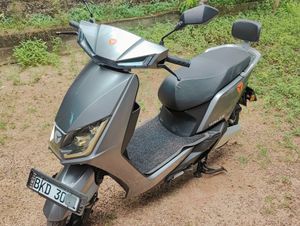 Yadea T5 2025 for Sale