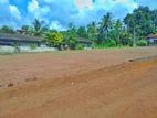 Udugampala නගරයෙන් 244 බස් මාර්ගයට නුදුරින් වටිනා බිම් කොටස් කිහිපයක්