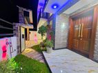Uncommon Mordern 3 Storied House - Kahatuduwa