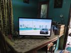 Unic 32 Inch LED TV