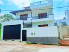 Unique Design House, Positioned on Piliyandala 120 Road for Sale