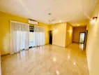 Upstair House for Rent in High Level Road, Colombo-06