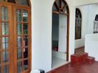 Upstair House for Rent in Kawdana Rd, Atthidiya, Dehiwala