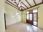 Upstair House for Rent in Thalawathugoda ( File No 5289 B )