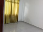 Upstair unit for rent in Boralasgamuwa