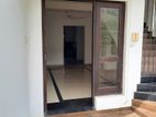 Upstair Unit For Rent In Off Cotta Road Colombo 08 - 2111u
