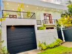Upstairs Five Bed Rooms Valuable House For Sale In Negombo Area