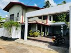 Upstairs Good Condition House in Talawatugoda