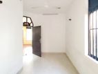 Upstairs house for rent in Mount Lavinia