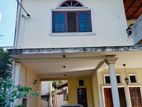 Upstairs House for Rent in Nugegoda