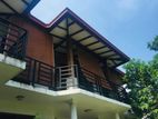Upstairs house for rent in Piliyandala