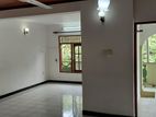Upstairs House for Rent in Suwarapola, Piliyandala
