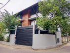 Urban Cozy Villa for Short Rentals in Thalawathugoda