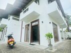 Urgent sale for Beautiful Three-Story House – Battaramulla (ISU0012H)