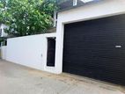 urgent sale Two-units House for in Wellampitiya