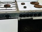 Electric oven with cooker