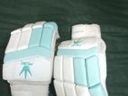 Cricket Gloves (mids)