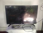 Deluxe 32 Inch TV