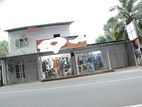 වාණිජමය ගොඩනැගිල්ල විකිණීමට Gampola