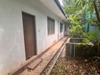Valuable 10 Perches of Land with An Old House for Sale in Ratmalana