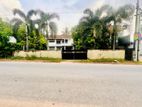 Valuable commercial property for sale in Yakkala city