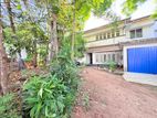 Valuable Land With A Livable House For Sale In Galvihara Road Dehiwala