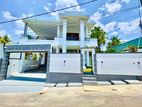Valuable Luxurious Stylish 3/Storey House in Kesbewa Rd Polgasowita
