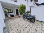 Valuable Upstairs House Sale Athurugiriya