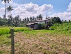වේයන්ගොඩින් පර්චස් 10ක අගනා බිම් කොටසක්