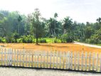 වෙලකට මුහුණලා ඉඩමක් මාතර