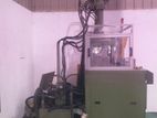 vertical injection moulding machine
