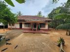 வீடும் காணியும் விற்பனைக்கு