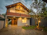 Villa එකක් වගේ වෙනස්ම අලංකාර දෙමහල් නිවසක් විකිනීමට -කැස්බෑව