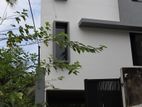 Villa House for rent in Boralesgamuwa- 5 Bedroom 3 Bath