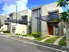 Villa House for sale in Canterbury Golf Villas