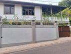 villa style Beautiful luxury house for sale in Battaramulla