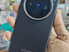 Vivo X200 5G 12/256GB (Used)