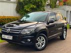Volkswagen Tiguan LOW MILES FIRST OWNR 2012