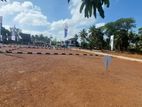 Walking distance to Old Galle Road, Moratuwa Y31