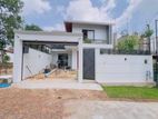 Well Build Modern Brand New House In Athrugiriya
