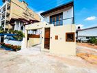 Well Build Modern House In Talawatugoda