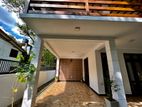 Well Build Upstairs House In Athurugiriya