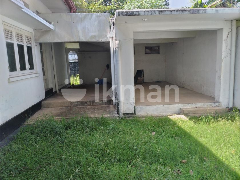Wellawatte 8p Land with An Old House for Sale ikman