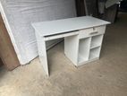 White Computer Table (098)