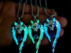 Wolf pendant necklace (Glow in the dark!)
