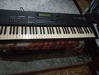 Roland XP 80 Keyboard