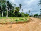 Yakkala නගරයෙන් පදිංචියකට සුදුසු ඉඩමක් විකිණීමට