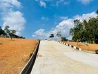 Yakkala වටිනා බිම්කොටසක් කලගෙඩිහේනෙන්